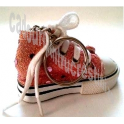 Breloc in forma de papuc adidas pentru fete